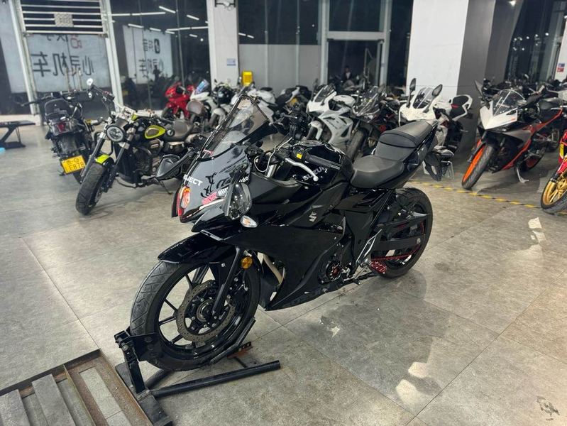 二手豪爵铃木GSX250R