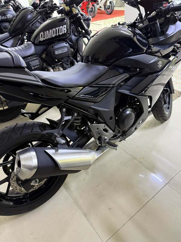 二手豪爵铃木GSX250R