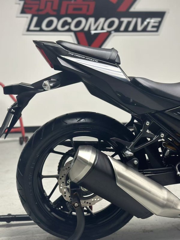 二手豪爵铃木GSX250R
