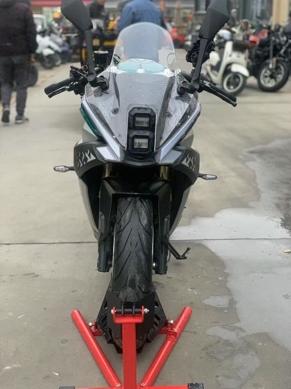 二手贝纳利龙卷风 Tornado 552R