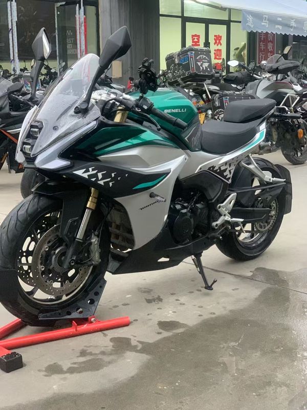 二手贝纳利龙卷风 Tornado 552R