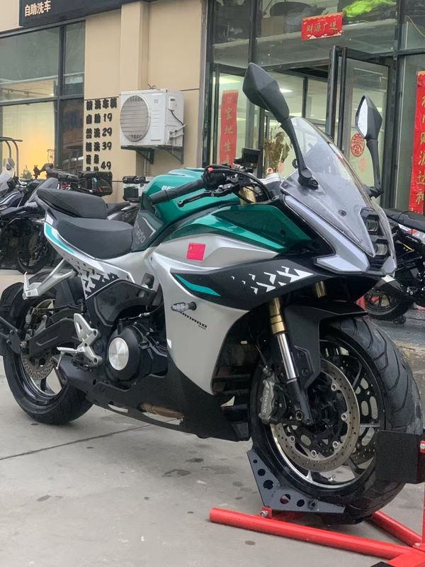 二手贝纳利龙卷风 Tornado 552R