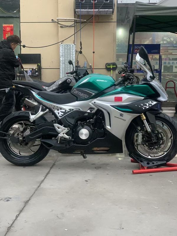 二手贝纳利龙卷风 Tornado 552R