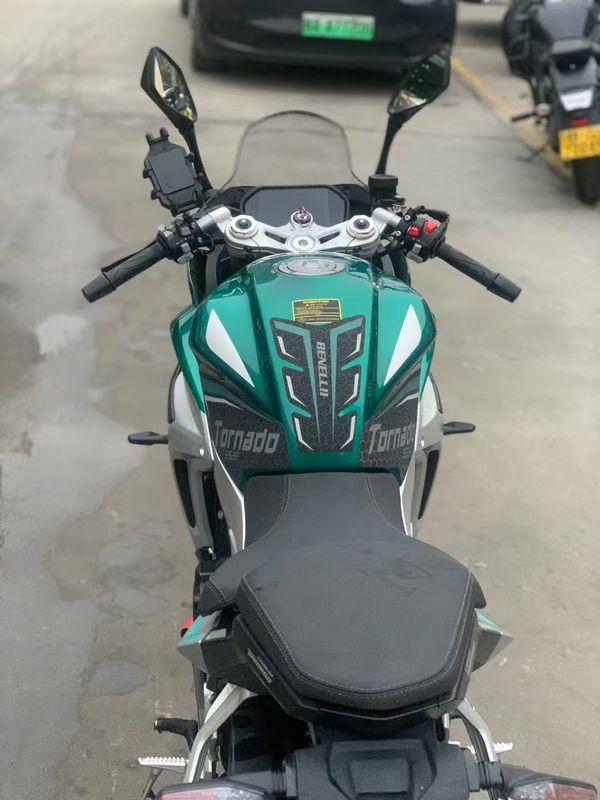二手贝纳利龙卷风 Tornado 552R
