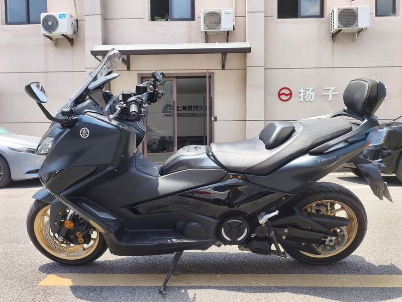 二手雅马哈TMAX
