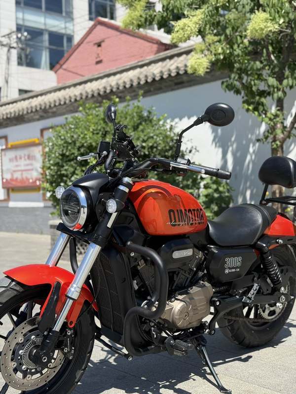 二手QJMOTOR闪300