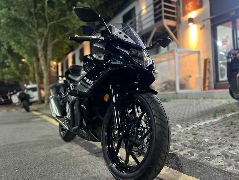 二手豪爵铃木GSX250R