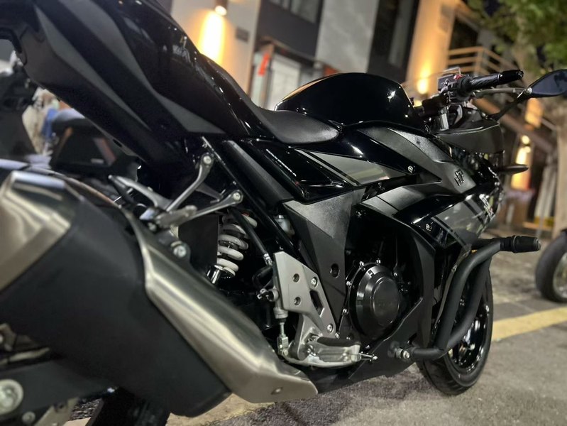 二手豪爵铃木GSX250R