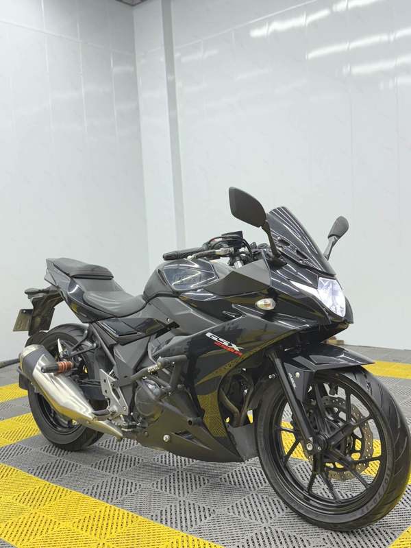二手豪爵铃木GSX250R