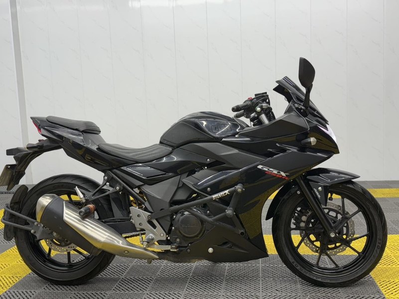 二手豪爵铃木GSX250R