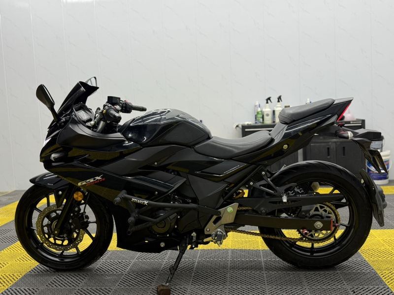 二手豪爵铃木GSX250R