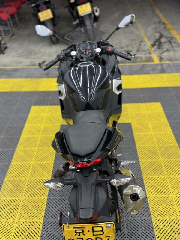 二手豪爵铃木GSX250R