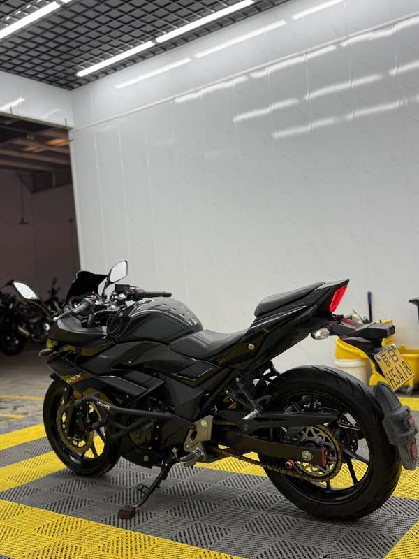 二手豪爵铃木GSX250R