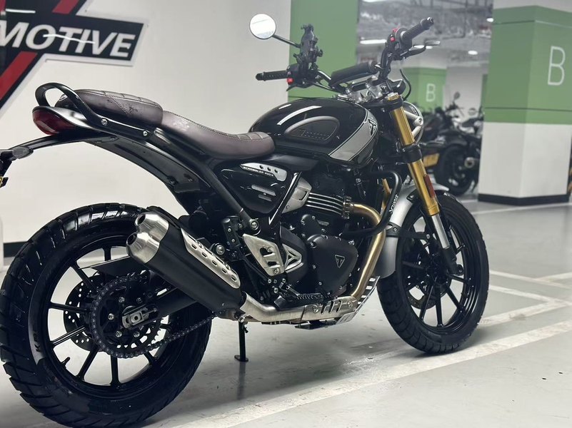 二手凯旋Scrambler 400 X