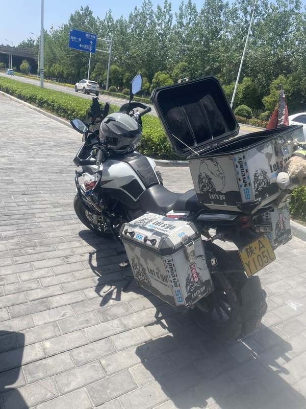 二手贝纳利金鹏 TRK251