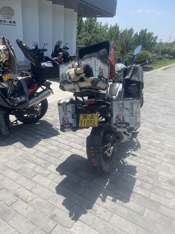 二手贝纳利金鹏 TRK251