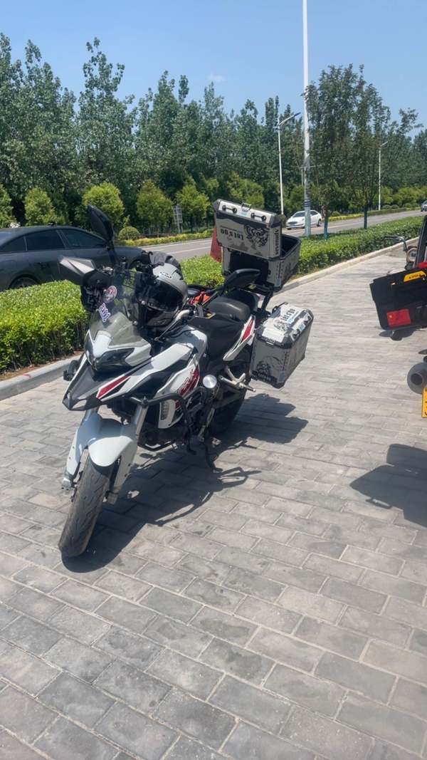 二手贝纳利金鹏 TRK251