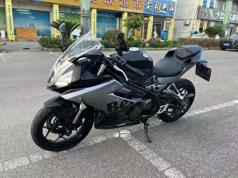 二手贝纳利龙卷风 Tornado 252R