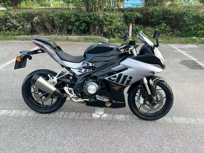 二手贝纳利龙卷风 Tornado 252R
