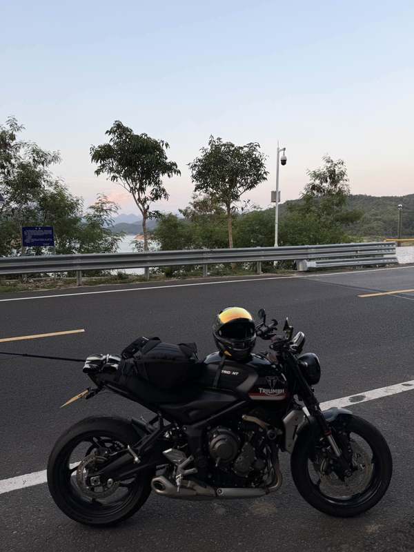 二手凯旋Trident 660