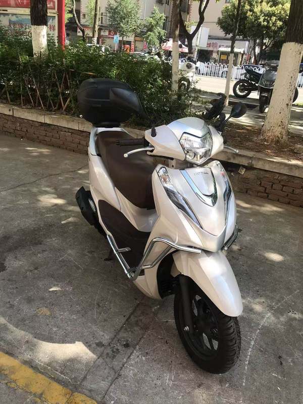 二手五羊本田Lead125