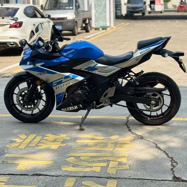 二手豪爵铃木GSX250R