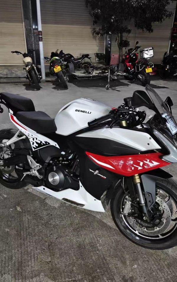 二手贝纳利龙卷风 Tornado 552R