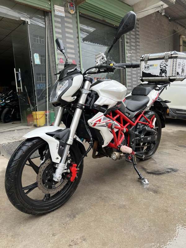 二手贝纳利红宝龙 TNT150i