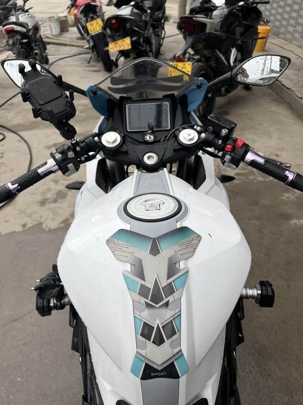 二手贝纳利龙卷风 Tornado 302R