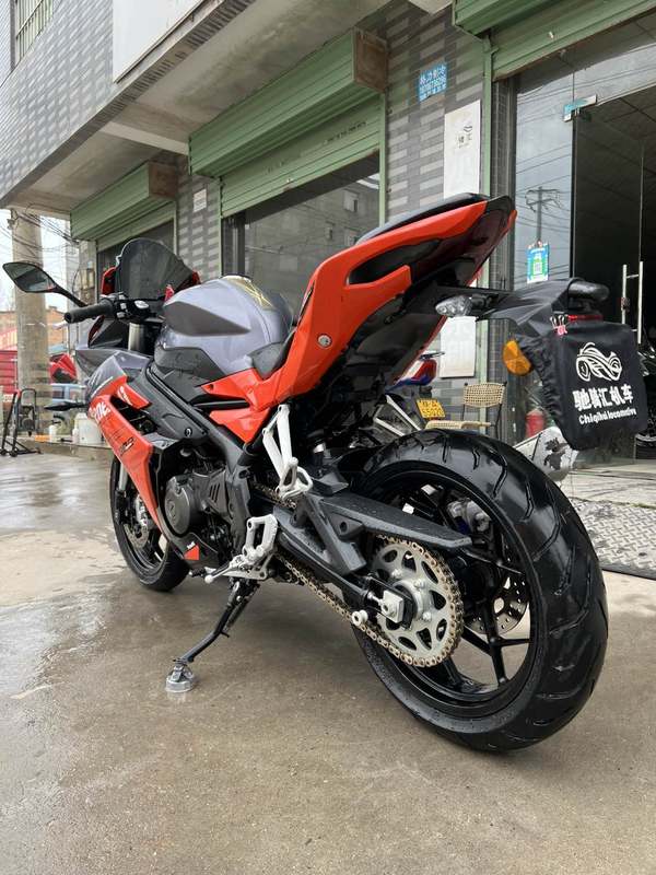 二手贝纳利龙卷风 Tornado 302R