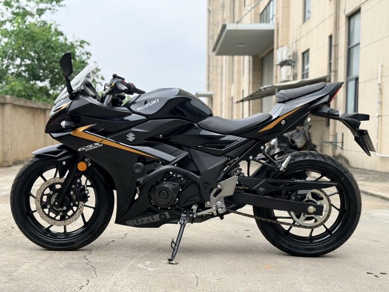 二手豪爵铃木GSX250R