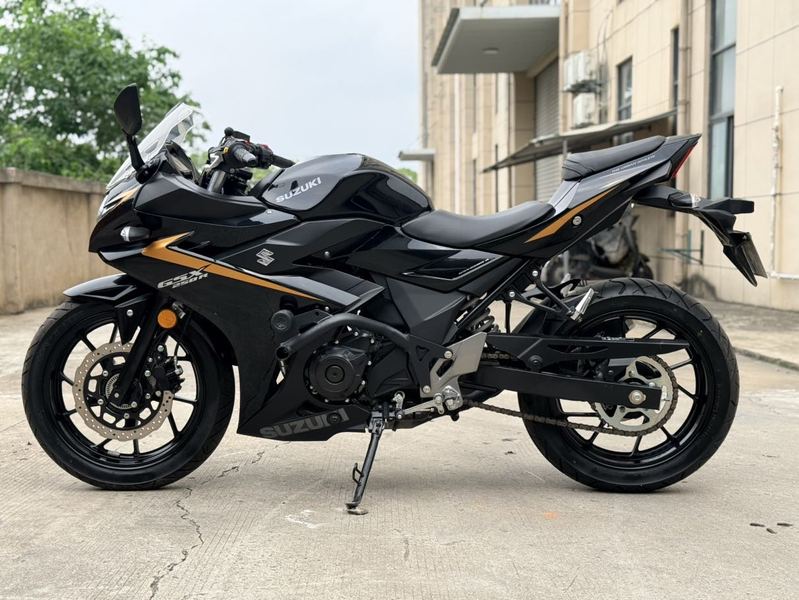 二手豪爵铃木GSX250R