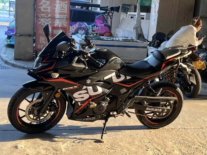 二手豪爵铃木GSX250R