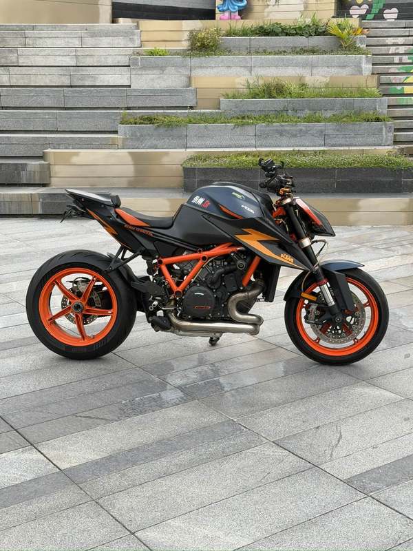 二手KTMR2R1290 Super Duke