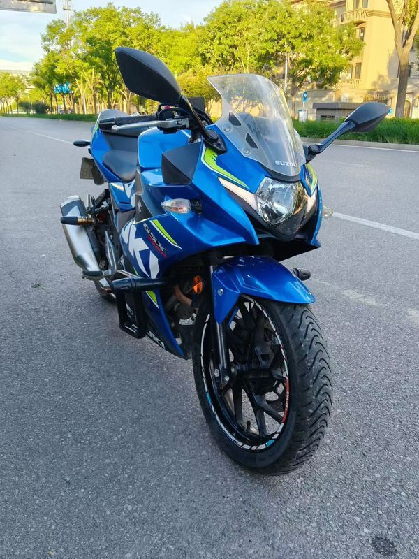 二手豪爵铃木GSX250R