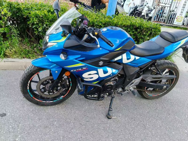 二手豪爵铃木GSX250R