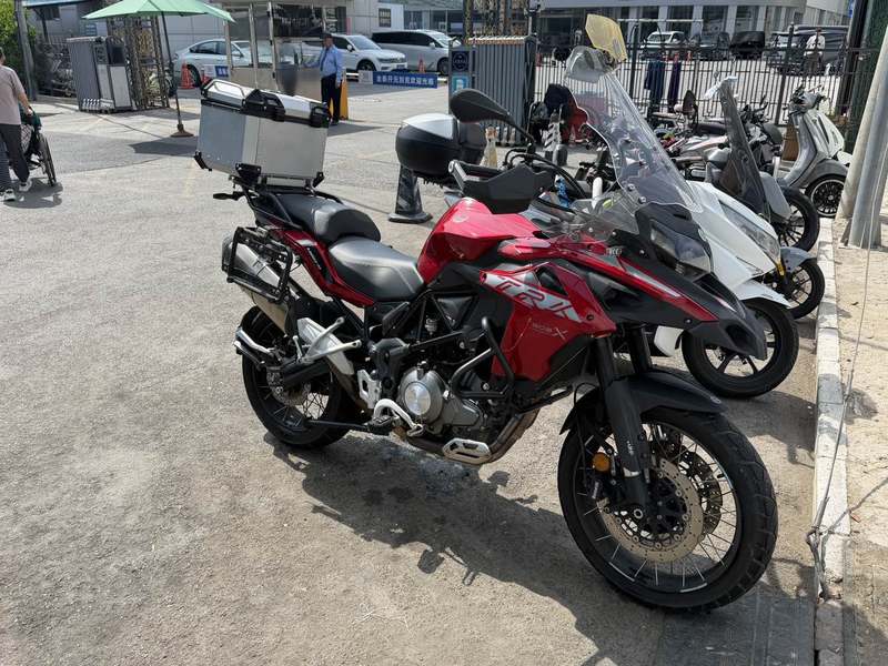 二手贝纳利金鹏 TRK502