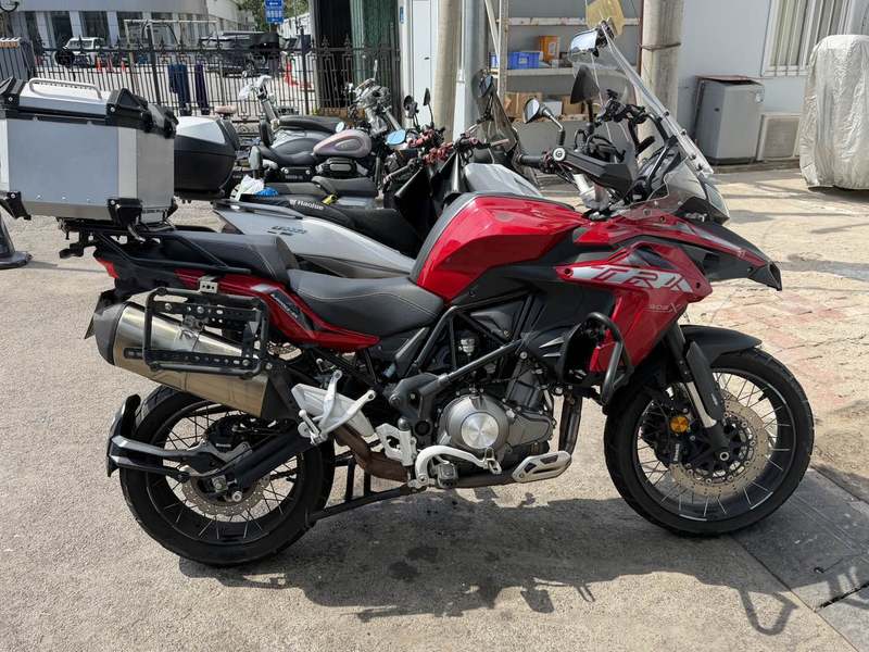 二手贝纳利金鹏 TRK502