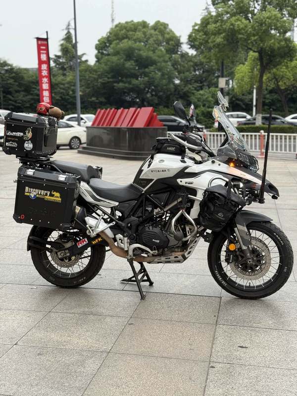 二手贝纳利金鹏 TRK502