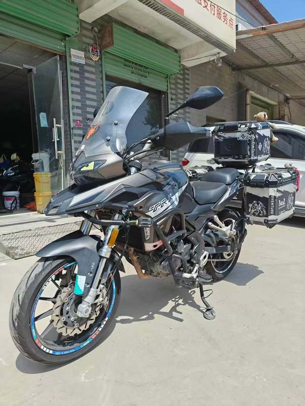 二手贝纳利金鹏 TRK251