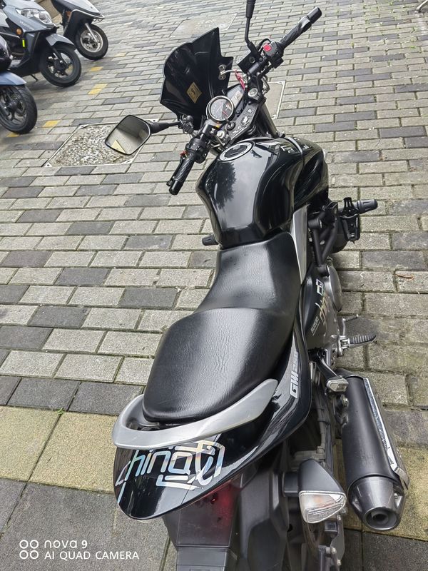 二手豪爵铃木骊驰 GW250