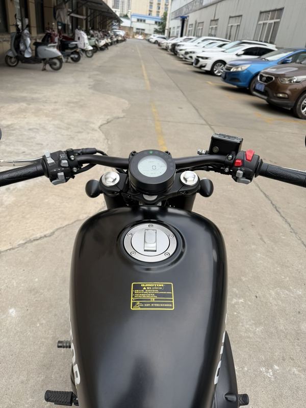 二手QJMOTOR闪300