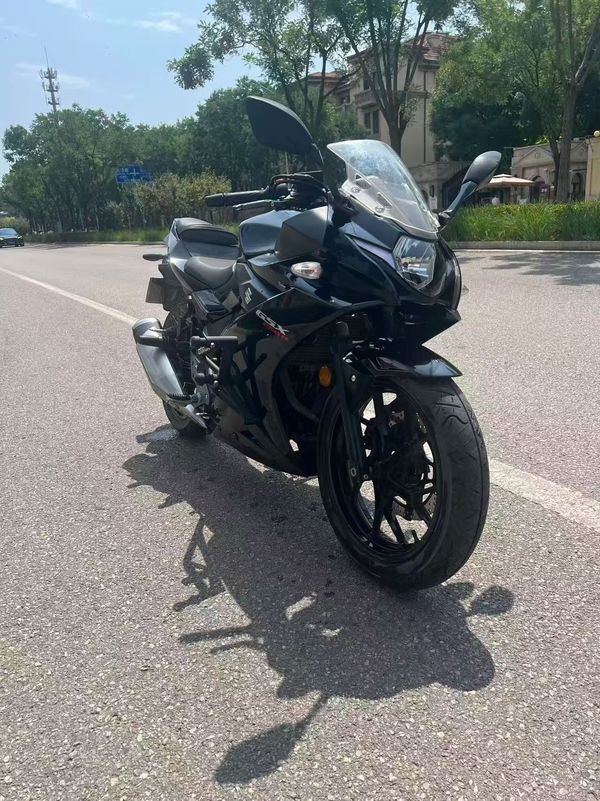 二手豪爵铃木GSX250R