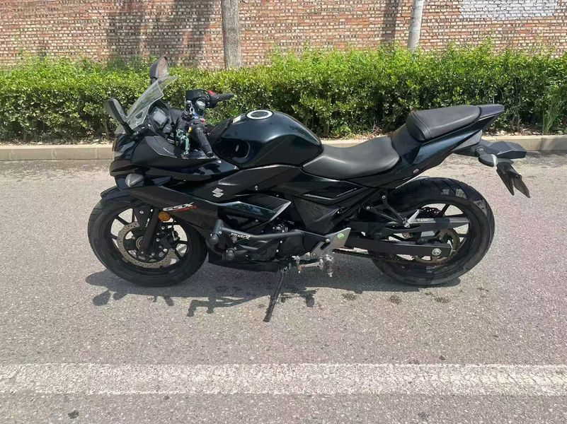 二手豪爵铃木GSX250R