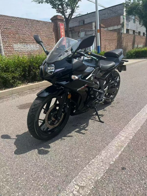 二手豪爵铃木GSX250R