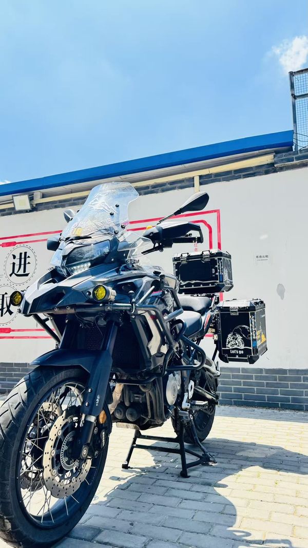 二手贝纳利金鹏 TRK502