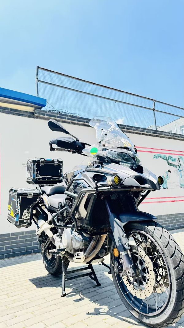 二手贝纳利金鹏 TRK502