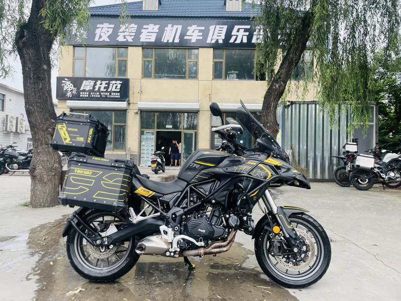 二手贝纳利金鹏 TRK502