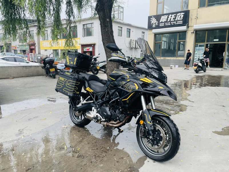 二手贝纳利金鹏 TRK502