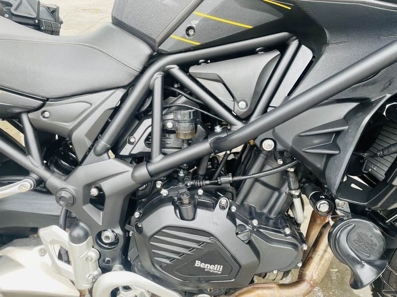 二手贝纳利金鹏 TRK502